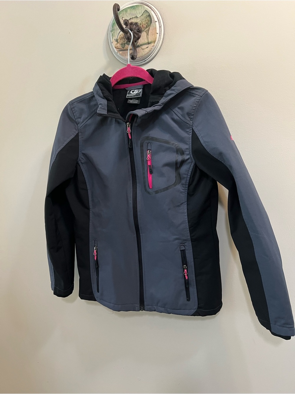 CB Sports Gray & Black Softshell Jacket Hoodwith Pink Accents Size XS-S PTP 19”